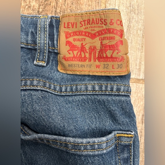 Levi's Other - Levis Western Fit Blue Jeans Mens 32 x 30 Medium Denim See Details